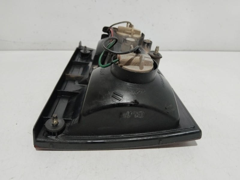 Recambio de piloto porton trasero izquierdo para ssangyong kyron 2.0 xdi referencia OEM IAM 83603092  