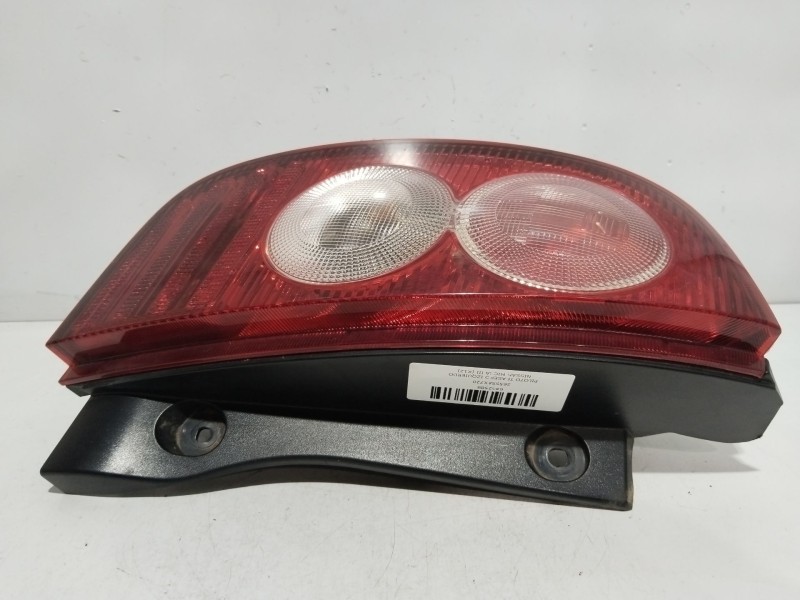 Recambio de piloto trasero izquierdo para nissan micra iii (k12) 1.5 dci referencia OEM IAM 26555AX720  