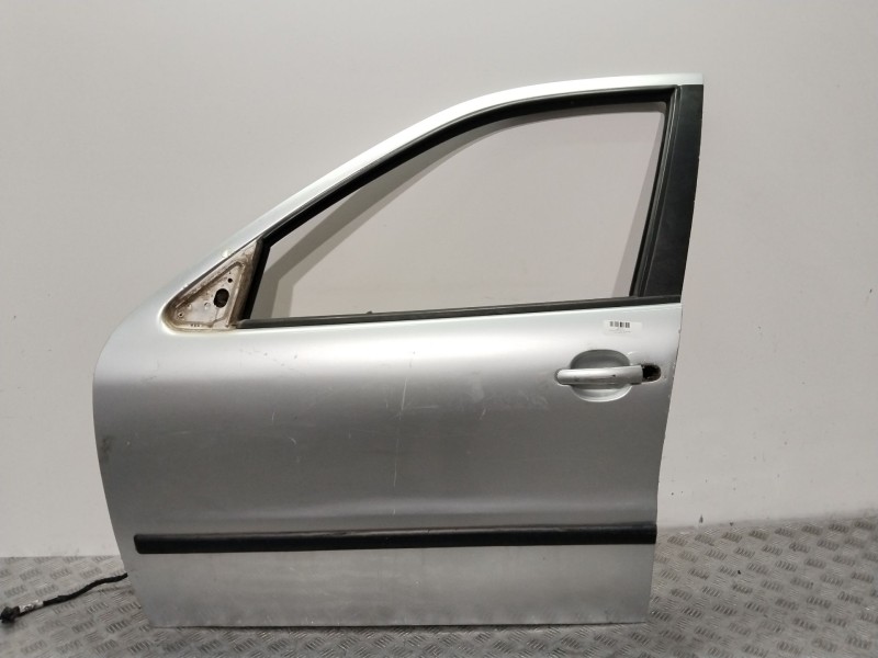 Recambio de puerta delantera izquierda para seat leon (1m1) 1.6 16 v referencia OEM IAM 1M0831055M  PLATA