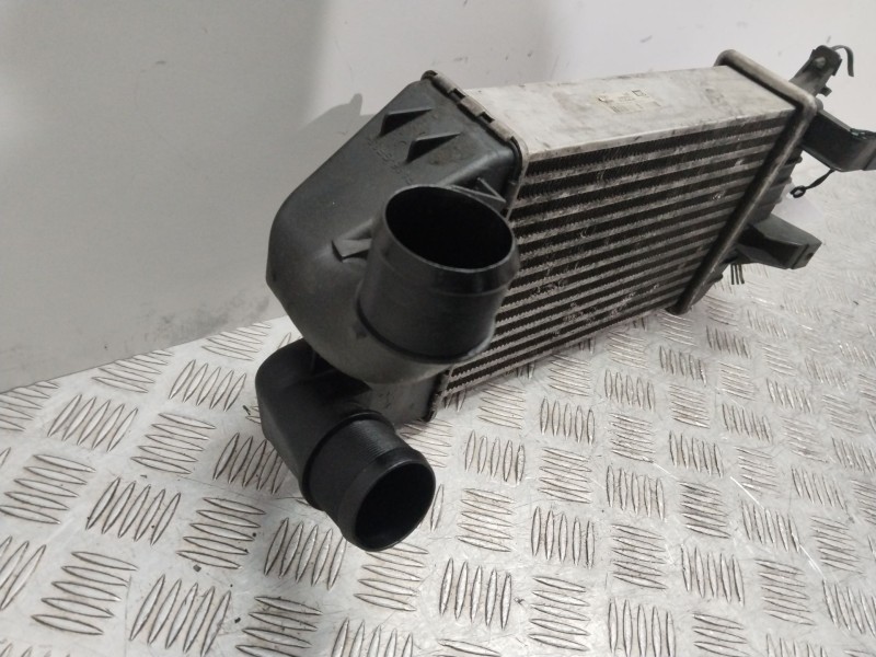 Recambio de intercooler para opel zafira b cosmo referencia OEM IAM 13240831  