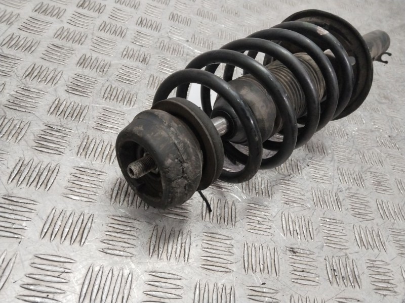 Recambio de amortiguador delantero izquierdo para volkswagen golf iv (1j1) 1.6 referencia OEM IAM 1J0413031S  