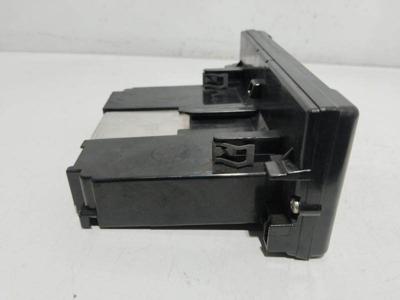 Recambio de pantalla multifuncion para volvo s40 ii (544) 2.0 d referencia OEM IAM 8696495  