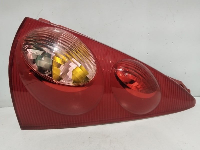 Recambio de piloto trasero derecho para peugeot 107 (pm_, pn_) 1.0 referencia OEM IAM 6351X6  