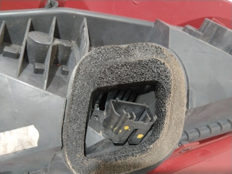 Recambio de piloto trasero derecho para peugeot 107 (pm_, pn_) 1.0 referencia OEM IAM 6351X6  