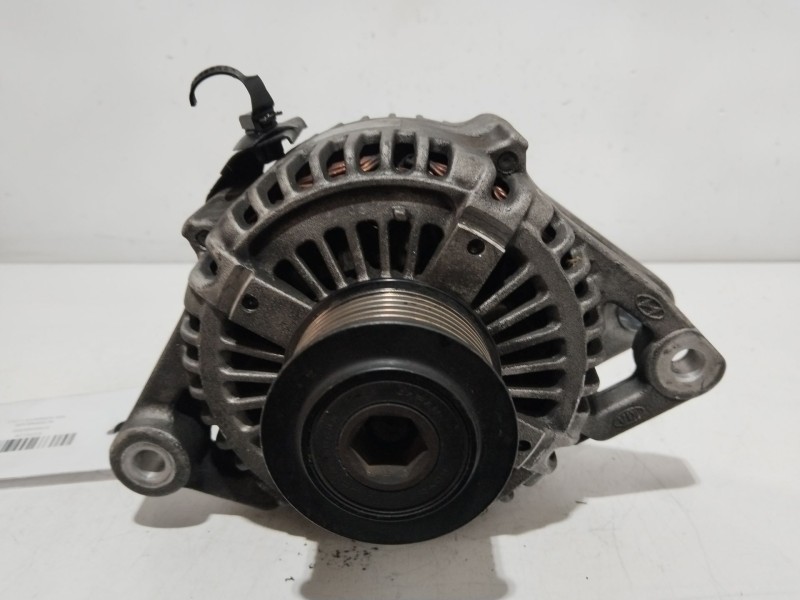 Recambio de alternador para kia sorento i (jc) 2.5 crdi referencia OEM IAM 373004A300  