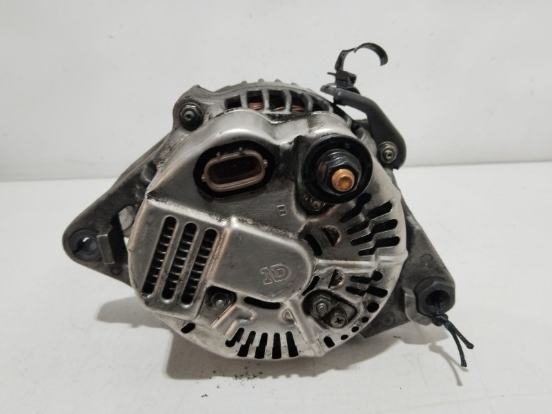 Recambio de alternador para kia sorento i (jc) 2.5 crdi referencia OEM IAM 373004A300  