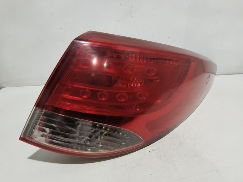 Recambio de piloto trasero derecho para hyundai ix35 classic 2wd referencia OEM IAM 924022Y0  