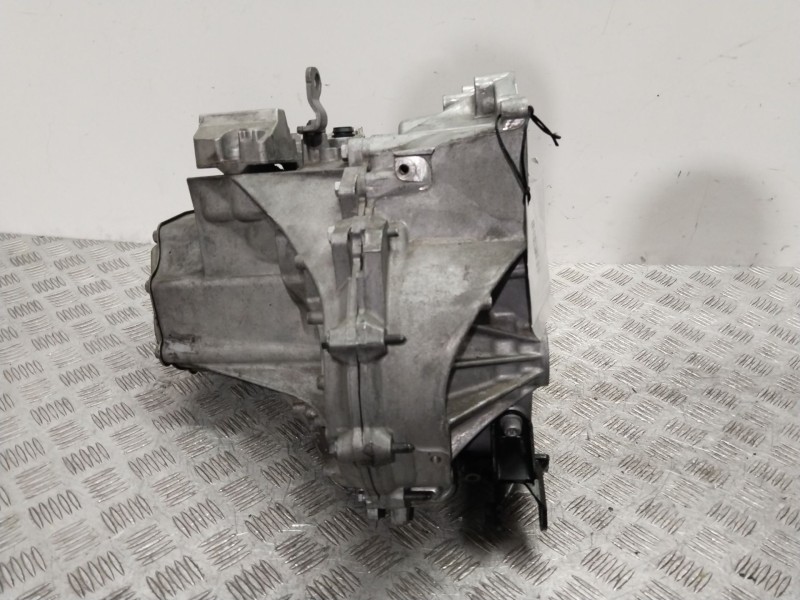 Recambio de caja cambios para peugeot 3008 confort referencia OEM IAM 20EA59  