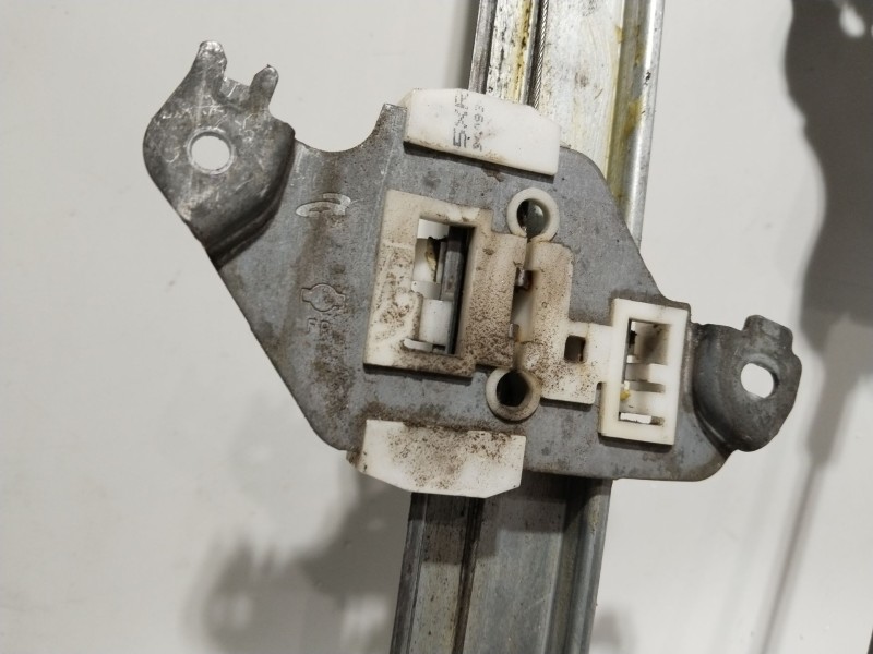 Recambio de elevalunas delantero derecho para nissan micra iii (k12) 1.5 dci referencia OEM IAM 0130822203  