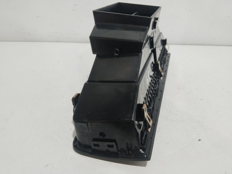 Recambio de rejilla aireadora para skoda fabia iii (nj3) 1.0 referencia OEM IAM W22613  