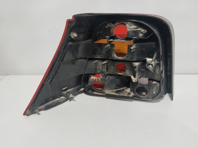 Recambio de piloto trasero derecho para volkswagen golf iv berlina (1j1) conceptline referencia OEM IAM 1J6945096S  