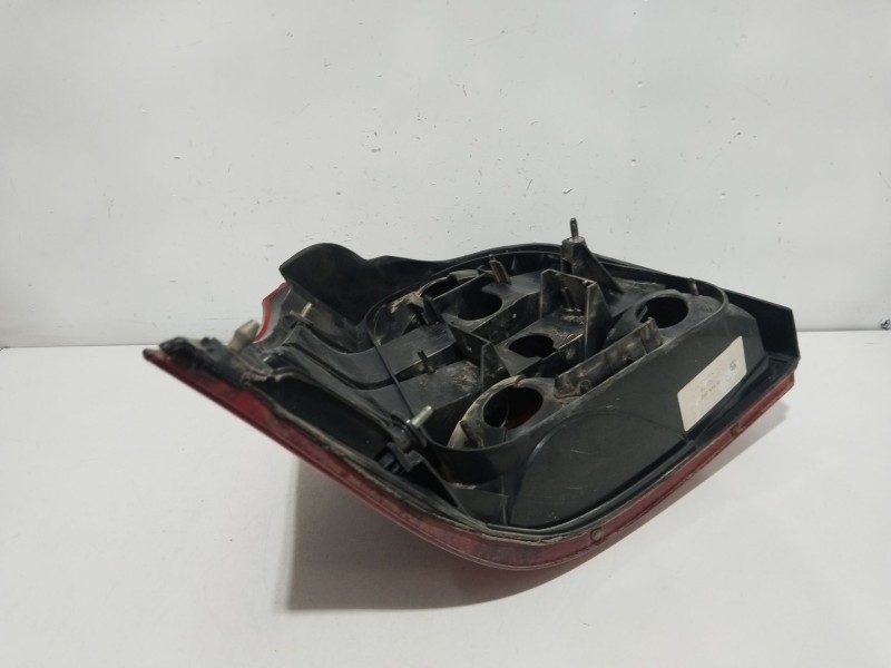 Recambio de piloto trasero derecho para volkswagen golf iv berlina (1j1) conceptline referencia OEM IAM 1J6945096S  