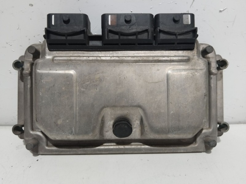 Recambio de centralita motor uce para citroën xsara (n1) 1.6 16v referencia OEM IAM 0261206606  