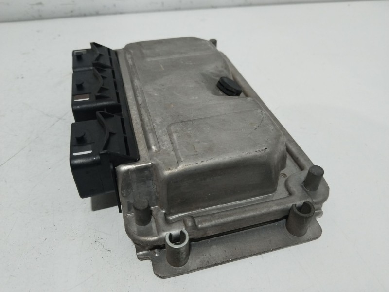 Recambio de centralita motor uce para citroën xsara (n1) 1.6 16v referencia OEM IAM 0261206606  