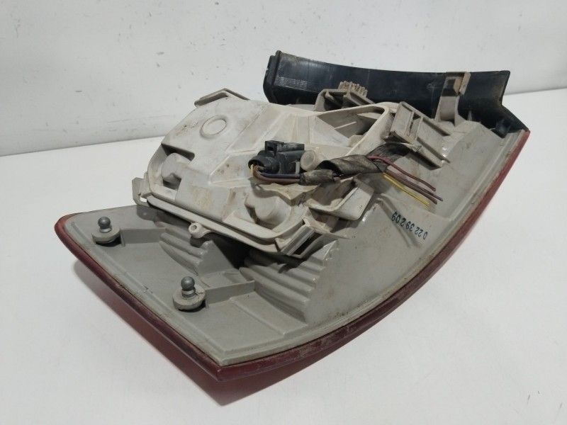 Recambio de piloto trasero derecho para audi a4 avant (8e) 1.8 t referencia OEM IAM 154461910R  