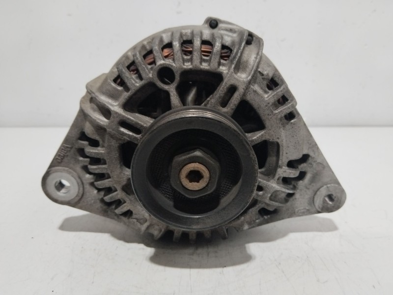 Recambio de alternador para hyundai trajet (fo) 2.0 gls referencia OEM IAM 3730038400  