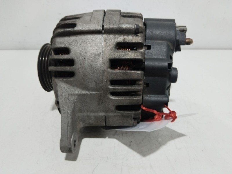 Recambio de alternador para hyundai trajet (fo) 2.0 gls referencia OEM IAM 3730038400  