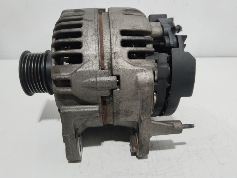Recambio de alternador para seat cordoba (6l2) 2.0 referencia OEM IAM 037903025M  