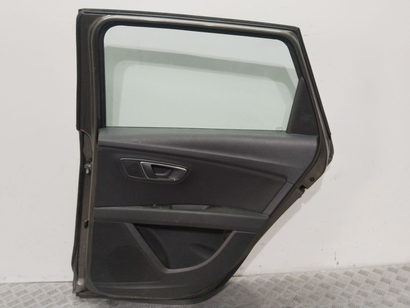 Recambio de puerta trasera derecha para seat leon (5f1) style referencia OEM IAM 5F9833056   Recambio de puerta trasera derecha para seat leon (5f1) style referencia OEM IAM 5F9833056