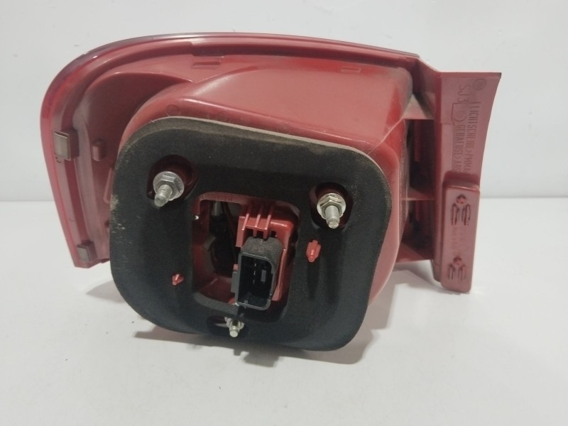 Recambio de piloto trasero derecho para volkswagen passat b6 (3c2) 2.0 tdi referencia OEM IAM 275702  