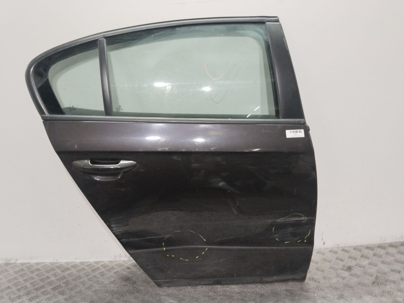 Recambio de puerta trasera derecha para volkswagen passat b6 (3c2) 2.0 tdi referencia OEM IAM 3C5833056H  