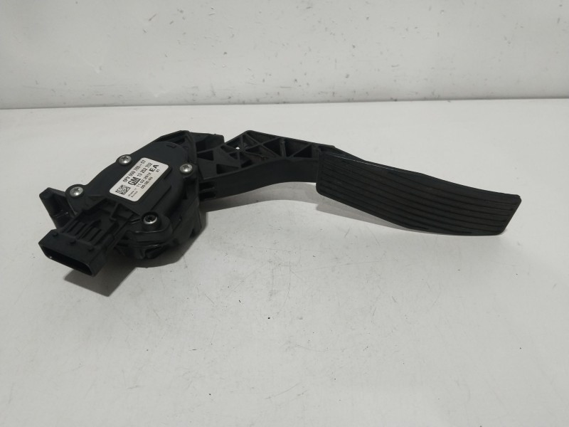 Recambio de pedal acelerador para chevrolet cruze hatchback (j305) 1.7 d referencia OEM IAM 13252702  