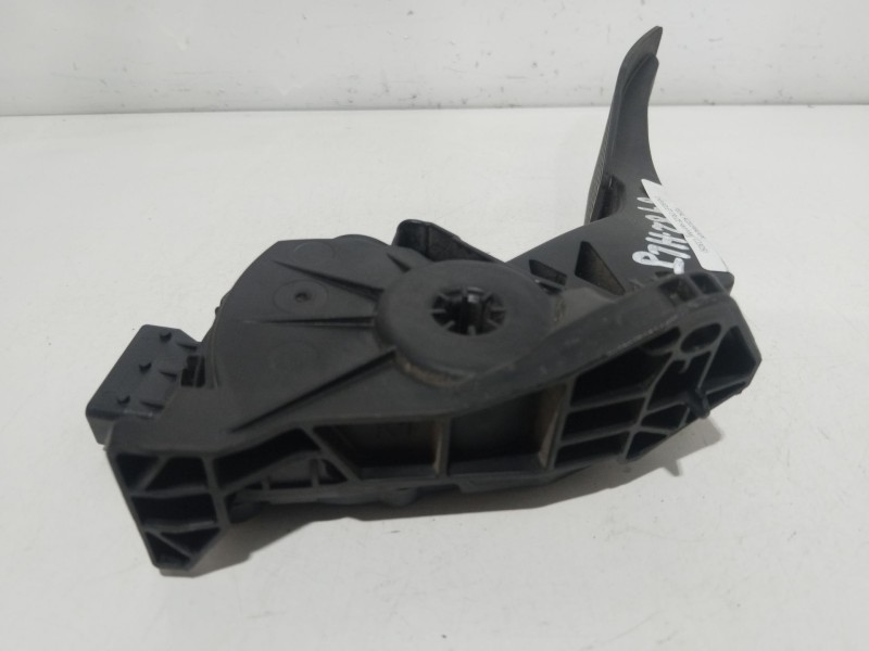 Recambio de pedal acelerador para chevrolet cruze hatchback (j305) 1.7 d referencia OEM IAM 13252702  