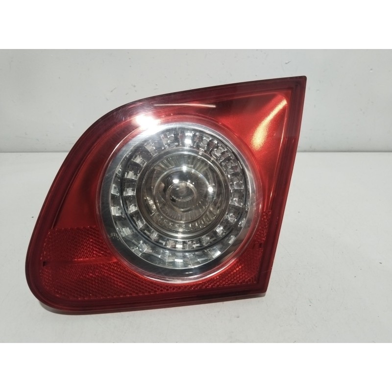 Recambio de piloto porton trasero derecho para volkswagen passat b6 (3c2) 2.0 tdi referencia OEM IAM 273002  