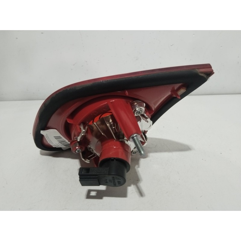 Recambio de piloto porton trasero izquierdo para volkswagen passat b6 (3c2) 2.0 tdi referencia OEM IAM 273001  