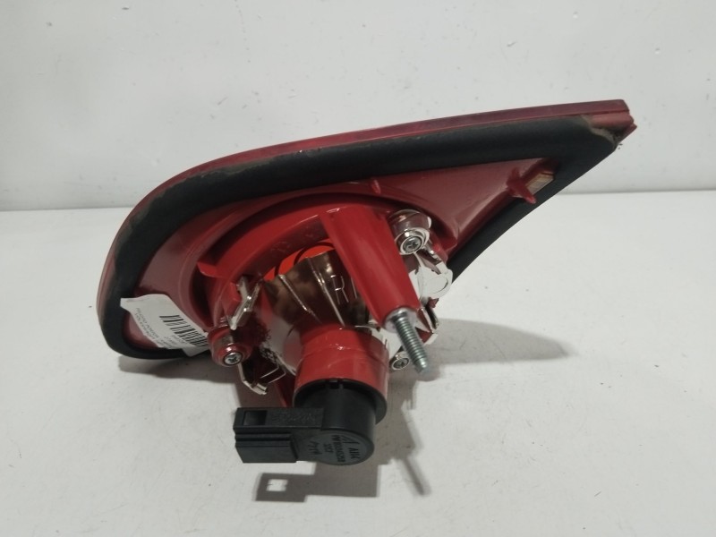 Recambio de piloto porton trasero izquierdo para volkswagen passat b6 (3c2) 2.0 tdi referencia OEM IAM 273001  