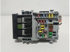 Recambio de caja reles / fusibles para chevrolet cruze hatchback (j305) 1.7 d referencia OEM IAM 1322786  