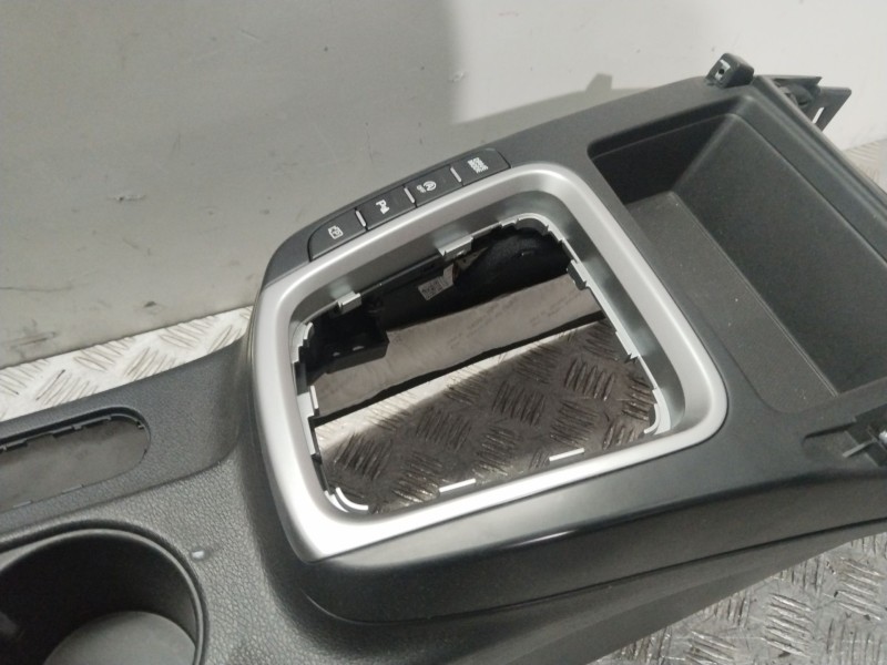 Recambio de apoyabrazos central para kia ceed tourer (cd) 1.6 crdi 136 referencia OEM IAM 84636J700  