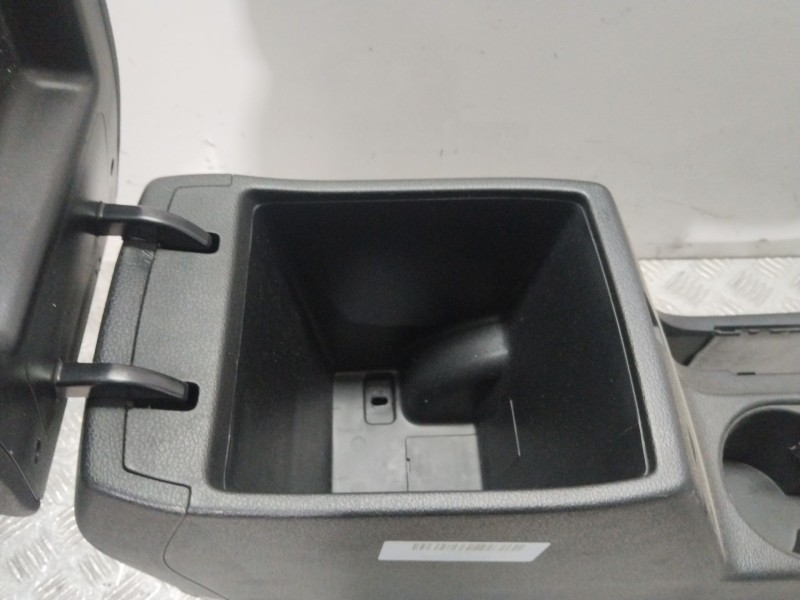 Recambio de apoyabrazos central para kia ceed tourer (cd) 1.6 crdi 136 referencia OEM IAM 84636J700  