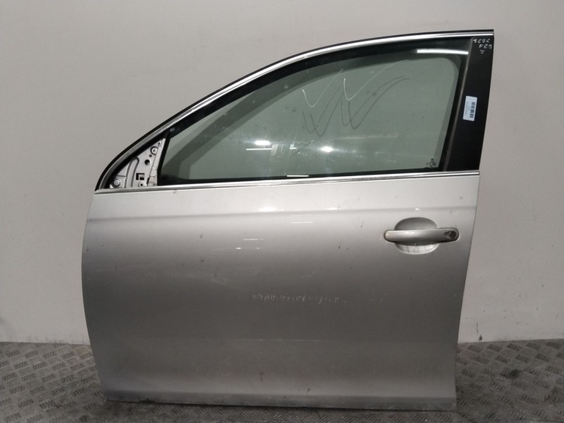 Recambio de puerta delantera izquierda para volkswagen jetta iii (1k2) 2.0 tdi referencia OEM IAM 1KM831051   Recambio de puerta delantera izquierda para volkswagen jetta iii (1k2) 2.0 tdi referencia OEM IAM 1KM831051