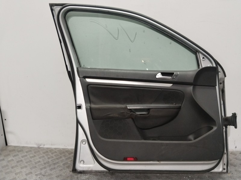 Recambio de puerta delantera izquierda para volkswagen jetta iii (1k2) 2.0 tdi referencia OEM IAM 1KM831051   Recambio de puerta delantera izquierda para volkswagen jetta iii (1k2) 2.0 tdi referencia OEM IAM 1KM831051