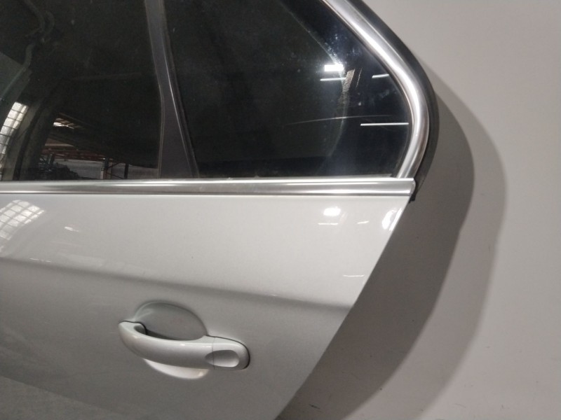 Recambio de puerta trasera izquierda para volkswagen jetta iii (1k2) 2.0 tdi referencia OEM IAM 1KM833051   Recambio de puerta trasera izquierda para volkswagen jetta iii (1k2) 2.0 tdi referencia OEM IAM 1KM833051