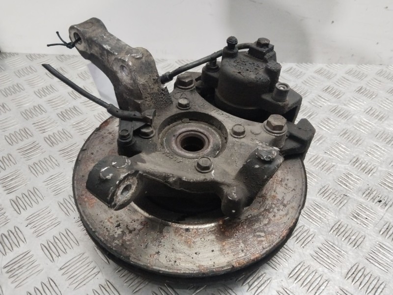 Recambio de mangueta delantera izquierda para chrysler voyager iv (rg, rs) 2.5 crd referencia OEM IAM 4694953AA  