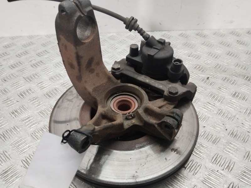 Recambio de mangueta delantera izquierda para renault grand scenic jmk4 referencia OEM IAM 8200297028  