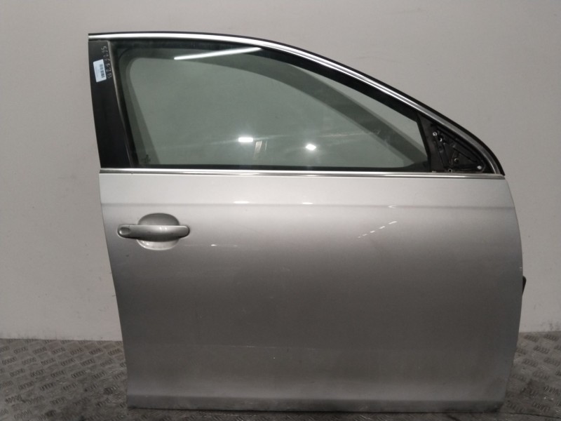 Recambio de puerta delantera derecha para volkswagen jetta iii (1k2) 2.0 tdi referencia OEM IAM 1KM831052   Recambio de puerta delantera derecha para volkswagen jetta iii (1k2) 2.0 tdi referencia OEM IAM 1KM831052