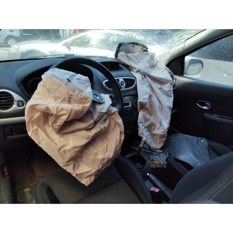 RENAULT CLIO IV (BH_) - imagen 3