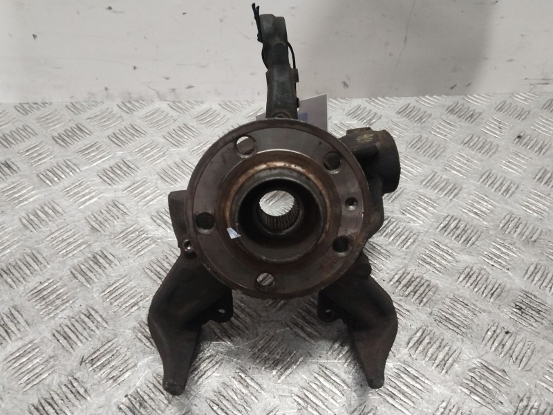 Recambio de mangueta delantera derecha para volkswagen polo (9n1) highline referencia OEM IAM 6Q0407256AC  