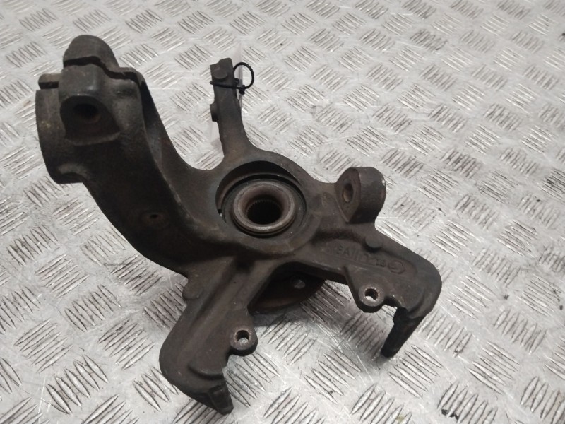 Recambio de mangueta delantera derecha para volkswagen polo (9n1) highline referencia OEM IAM 6Q0407256AC  