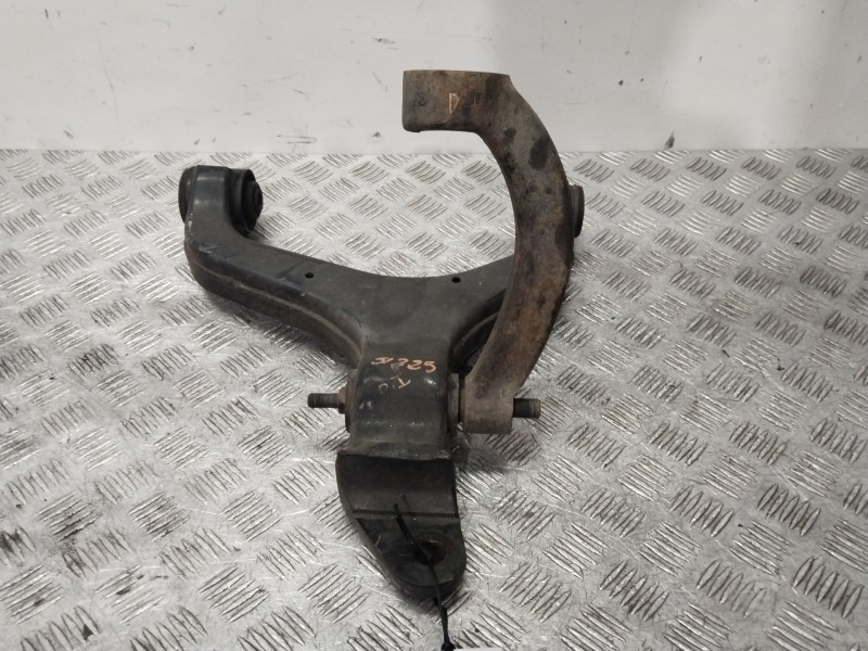 Recambio de brazo suspension inferior delantero izquierdo para ssangyong kyron 2.0 xdi referencia OEM IAM 4450109001  