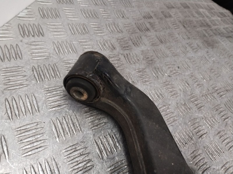 Recambio de brazo suspension inferior delantero izquierdo para ssangyong kyron 2.0 xdi referencia OEM IAM 4450109001  