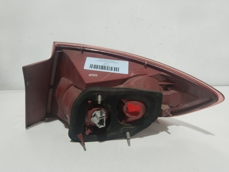 Recambio de piloto trasero izquierdo para mazda 3 sedán (bk) 2.0 (bkep) referencia OEM IAM P2688   Recambio de piloto trasero izquierdo para mazda 3 sedán (bk) 2.0 (bkep) referencia OEM IAM P2688