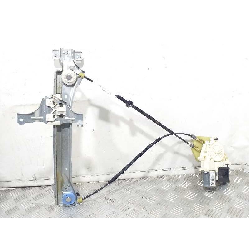 ELEVALUNAS TRASERO DERECHO 827200008R ELECTRICO  - imagen 1