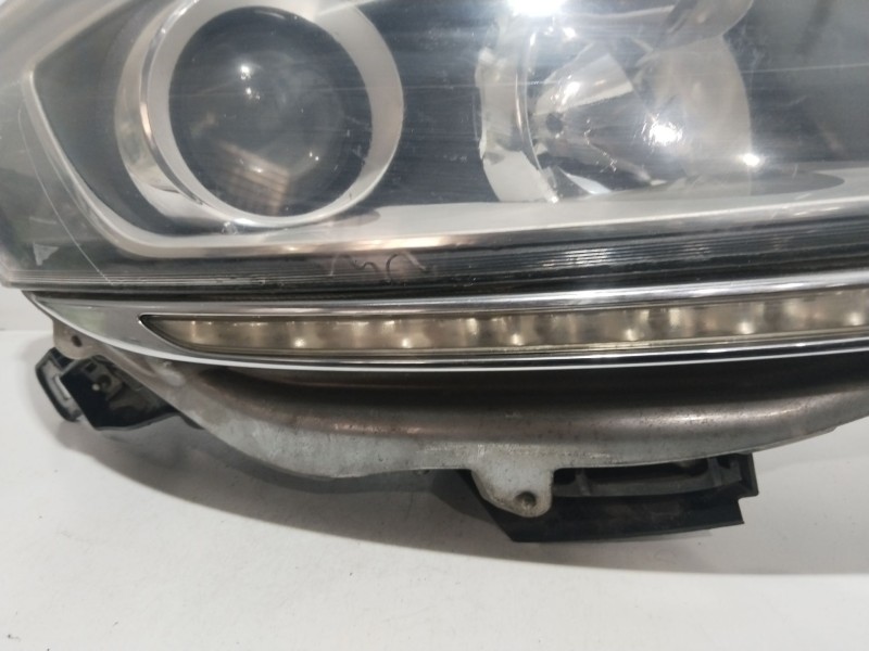 Recambio de faro derecho para lancia delta (181) gold referencia OEM IAM 51824828  