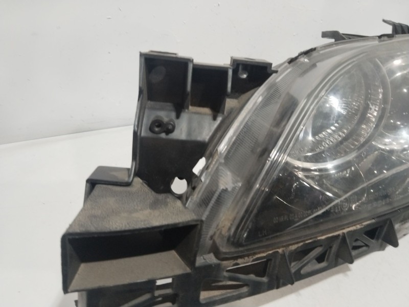 Recambio de faro izquierdo para mazda 3 sedán (bk) 2.0 (bkep) referencia OEM IAM 083161132L   Recambio de faro izquierdo para mazda 3 sedán (bk) 2.0 (bkep) referencia OEM IAM 083161132L