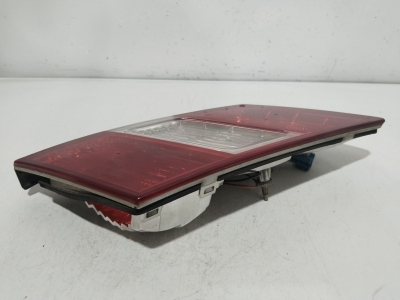 Recambio de piloto porton trasero derecho para mercedes-benz clase clc (cl203) clc 220 cdi (203.708) referencia OEM IAM A2038205