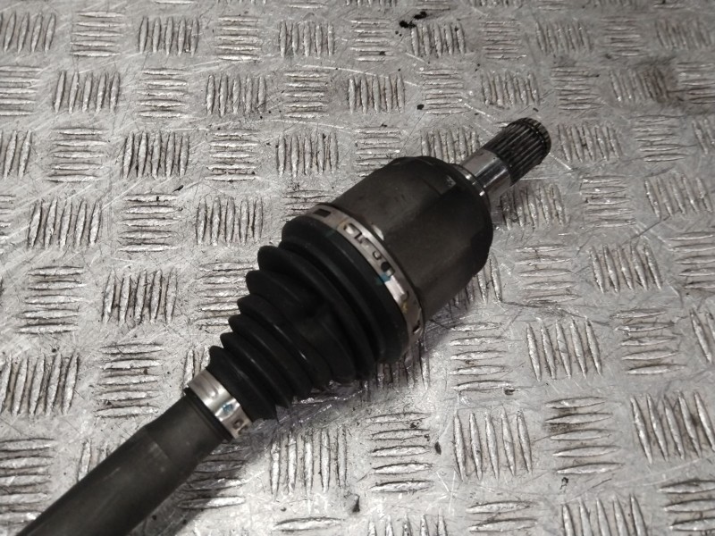 Recambio de transmision delantera derecha para kia ceed tourer (cd) 1.6 crdi 136 referencia OEM IAM 49501G4400  
